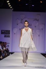 Model walk the ramp for Wendell Rodericks Show at Wills Lifestyle India Fashion Week 2012 day 1 on 6th Oct 2012 (54).JPG